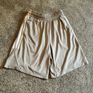 men’s shorts